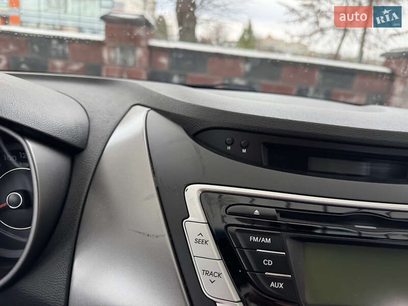 Седан Hyundai Elantra 2012 в Рівному