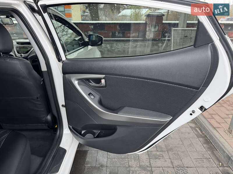 Седан Hyundai Elantra 2012 в Рівному