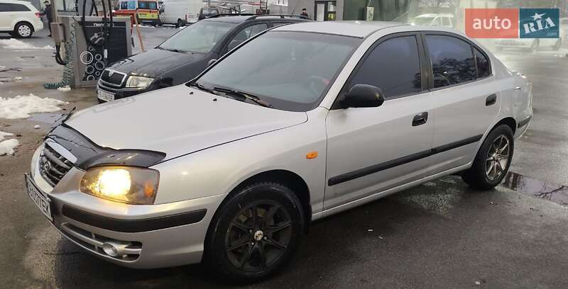 Седан Hyundai Elantra 2004 в Чернигове