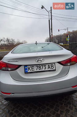 Седан Hyundai Elantra 2014 в Львові