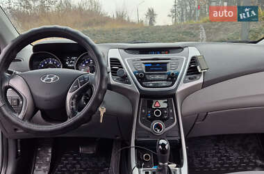 Седан Hyundai Elantra 2014 в Львові