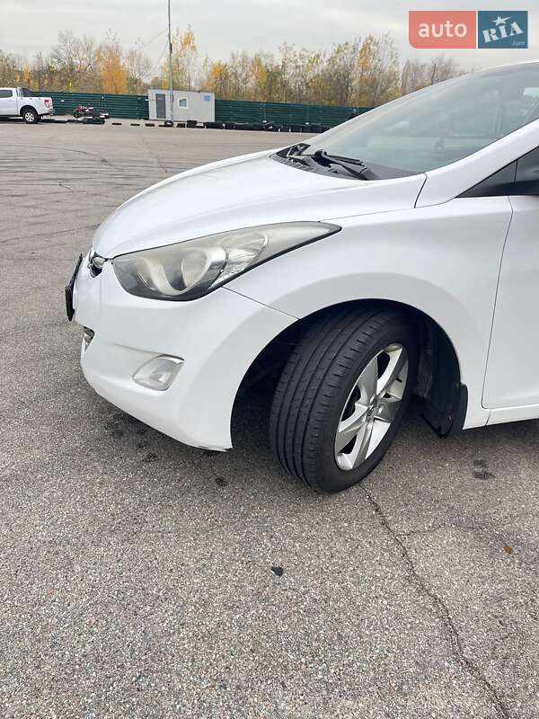 Седан Hyundai Elantra 2013 в Києві