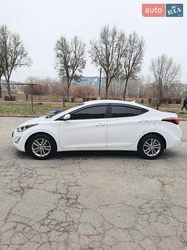 Седан Hyundai Elantra 2014 в Каменском