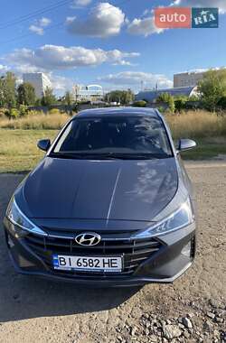 Седан Hyundai Elantra 2019 в Полтаве