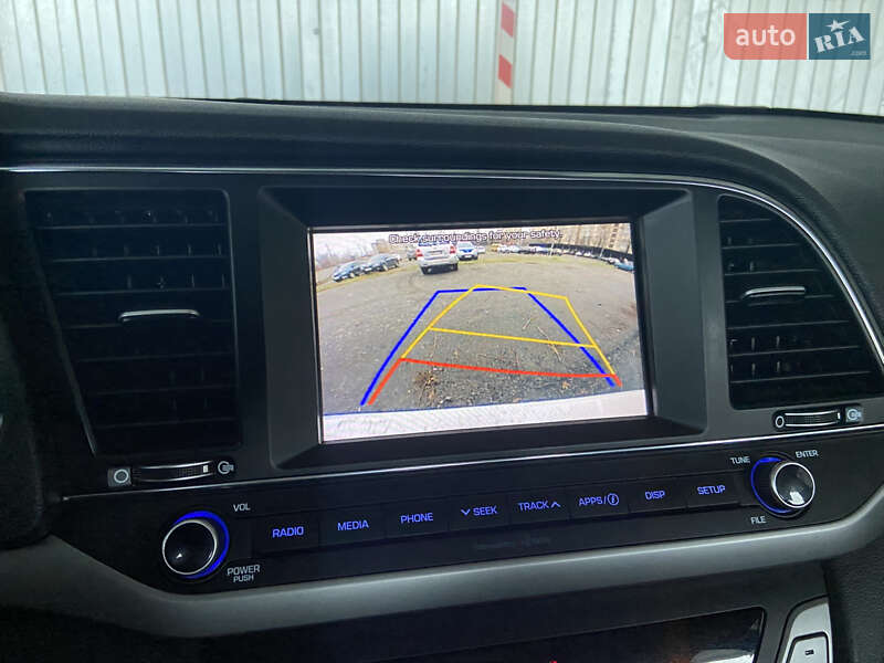 Седан Hyundai Elantra 2018 в Кривом Роге