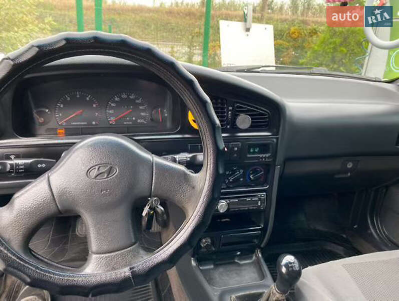 Седан Hyundai Elantra 1995 в Виннице