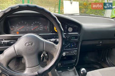 Седан Hyundai Elantra 1995 в Виннице