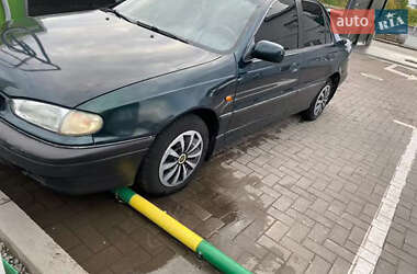 Седан Hyundai Elantra 1995 в Виннице