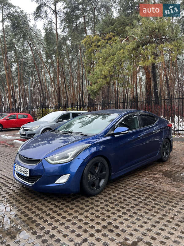 Седан Hyundai Elantra 2012 в Києві