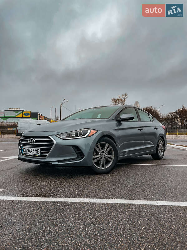 Седан Hyundai Elantra 2016 в Киеве