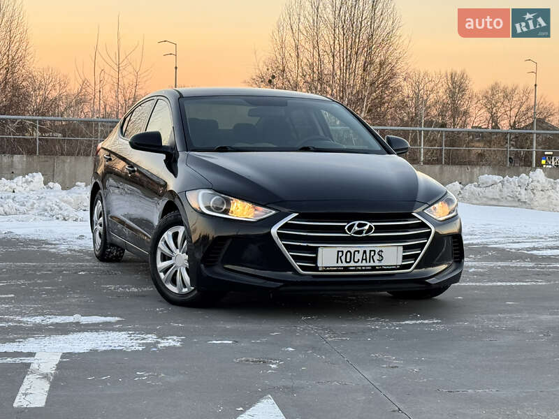 Седан Hyundai Elantra 2018 в Киеве