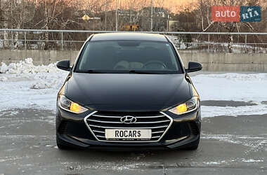 Седан Hyundai Elantra 2018 в Киеве