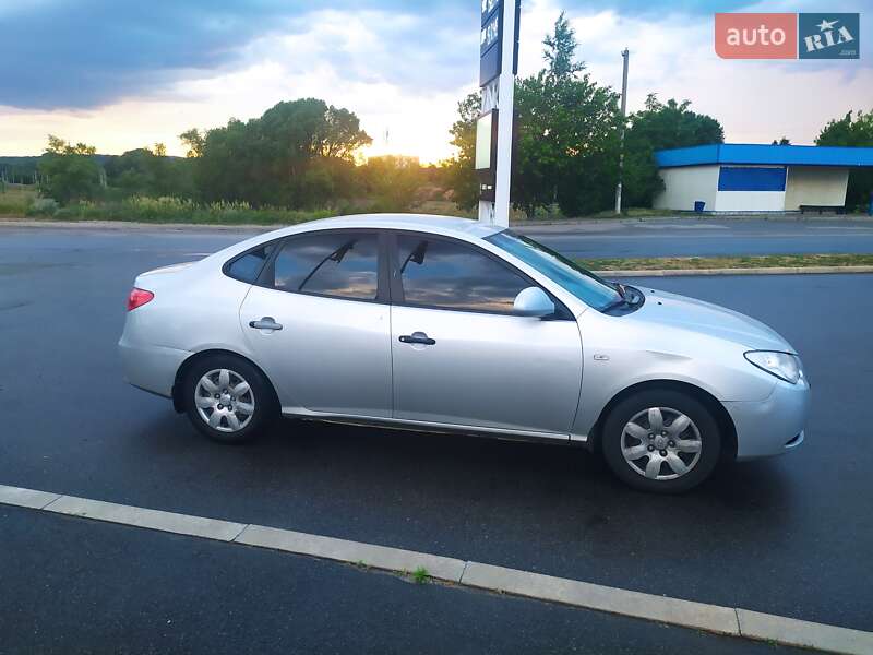 Седан Hyundai Elantra 2007 в Днепре