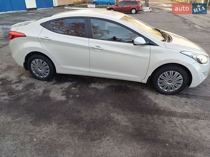 Седан Hyundai Elantra 2012 в Полтаве