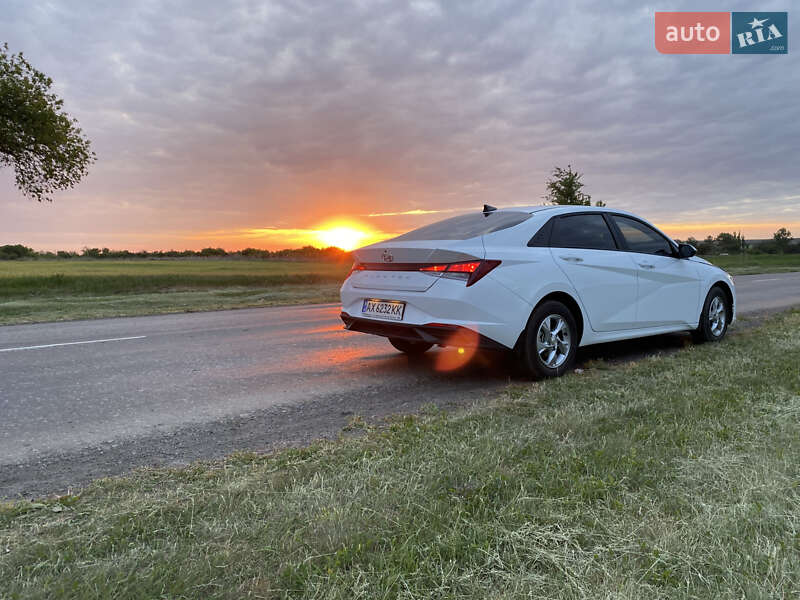 Седан Hyundai Elantra 2022 в Киеве