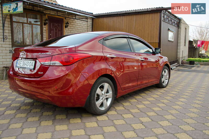 Седан Hyundai Elantra 2013 в Кривом Роге