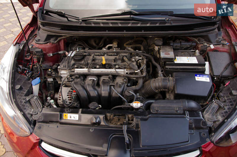 Седан Hyundai Elantra 2013 в Кривом Роге