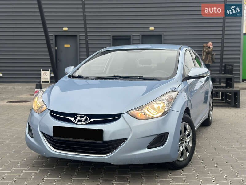 Седан Hyundai Elantra 2012 в Києві