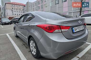 Седан Hyundai Elantra 2012 в Києві