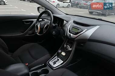 Седан Hyundai Elantra 2012 в Києві