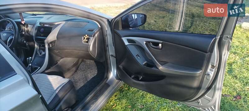 Седан Hyundai Elantra 2011 в Ямполі