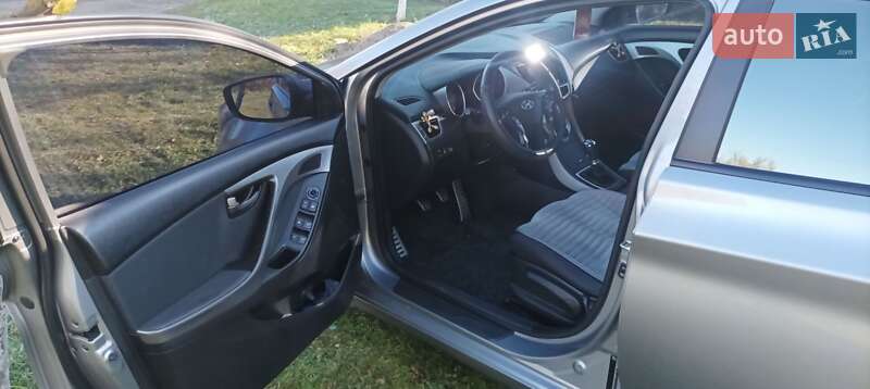 Седан Hyundai Elantra 2011 в Ямполі