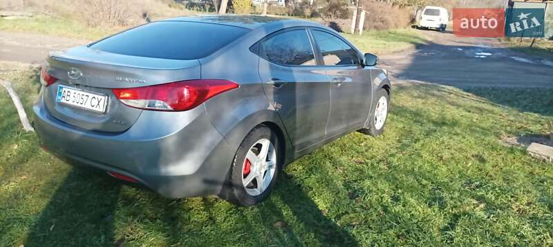 Седан Hyundai Elantra 2011 в Ямполі