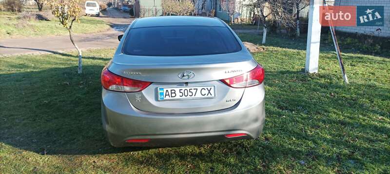 Седан Hyundai Elantra 2011 в Ямполі