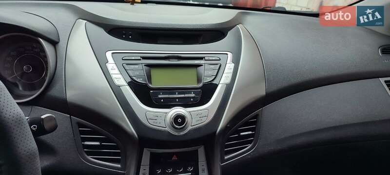 Седан Hyundai Elantra 2012 в Києві