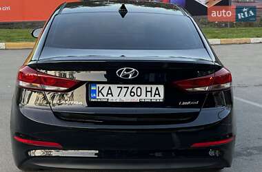 Седан Hyundai Elantra 2016 в Києві