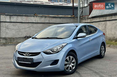 Седан Hyundai Elantra 2013 в Киеве