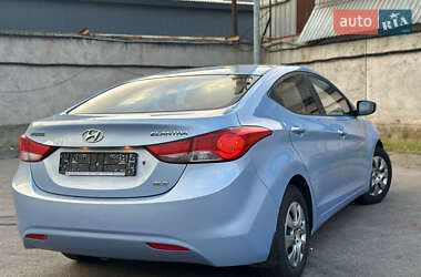 Седан Hyundai Elantra 2013 в Киеве