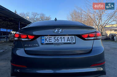 Седан Hyundai Elantra 2016 в Днепре