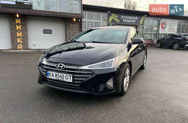 Седан Hyundai Elantra 2019 в Києві