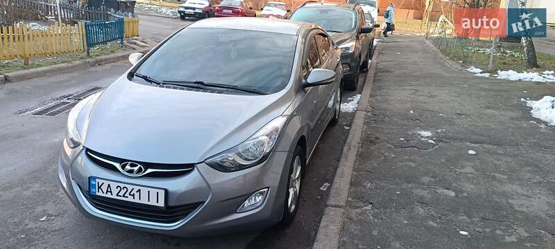 Седан Hyundai Elantra 2012 в Киеве