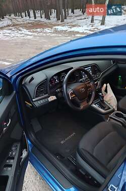 Седан Hyundai Elantra 2016 в 