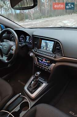 Седан Hyundai Elantra 2016 в 