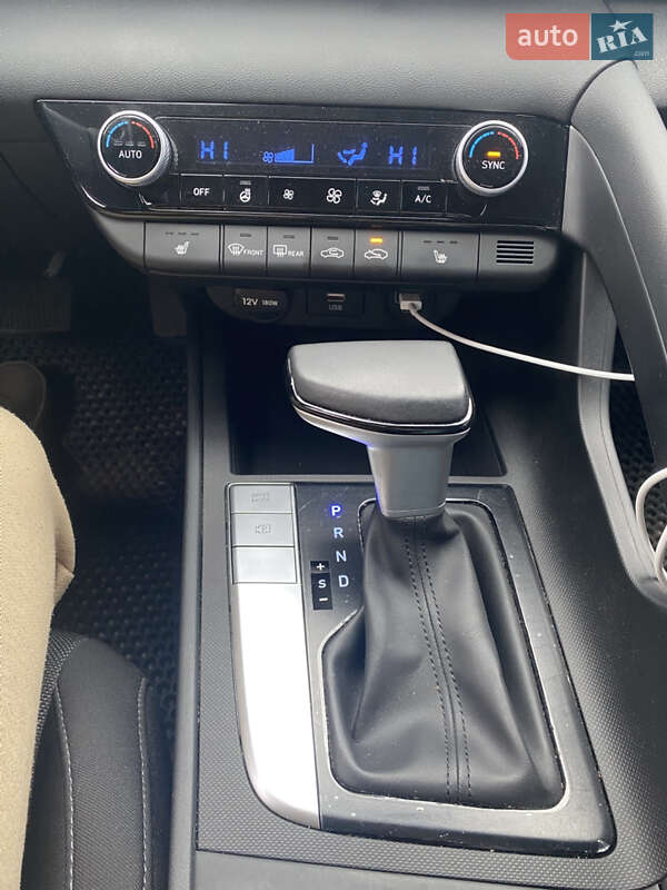 Седан Hyundai Elantra 2022 в Киеве