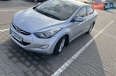 Седан Hyundai Elantra 2013 в Софіївській Борщагівці