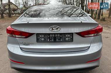 Седан Hyundai Elantra 2016 в Охтирці