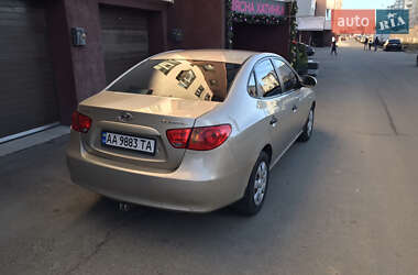 Седан Hyundai Elantra 2008 в Киеве