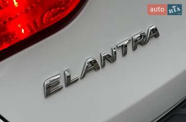 Хетчбек Hyundai Elantra 2013 в Охтирці