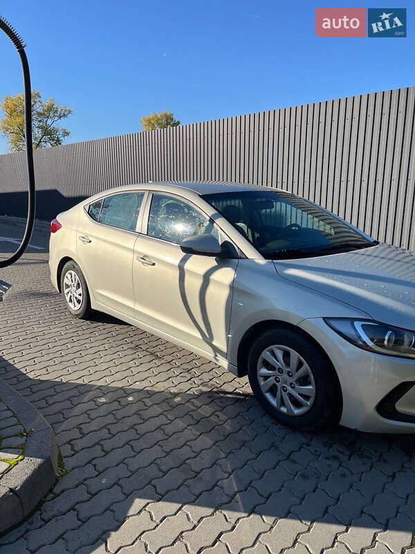 Седан Hyundai Elantra 2016 в Ужгороде фото 4 Седан Hyundai Elantra 2016 в Ужгороде