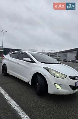 Седан Hyundai Elantra 2013 в Києві