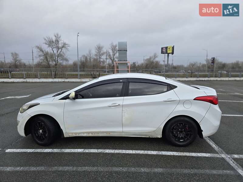 Седан Hyundai Elantra 2013 в Киеве