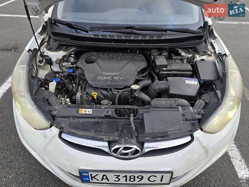 Седан Hyundai Elantra 2013 в Киеве