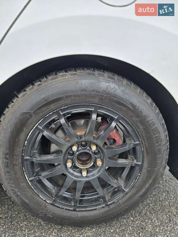 Седан Hyundai Elantra 2013 в Киеве