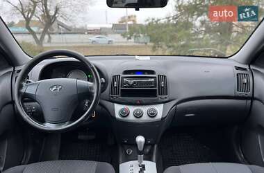 Седан Hyundai Elantra 2008 в Києві