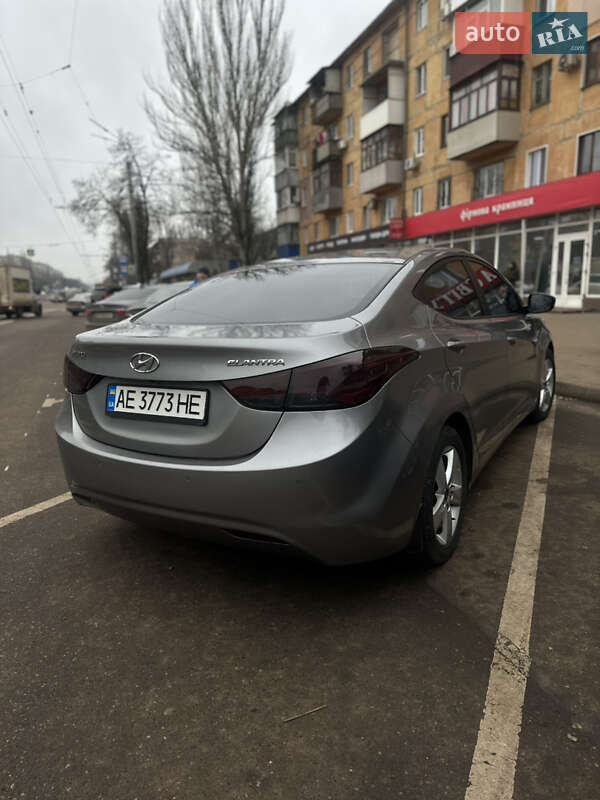 Седан Hyundai Elantra 2012 в Кривом Роге