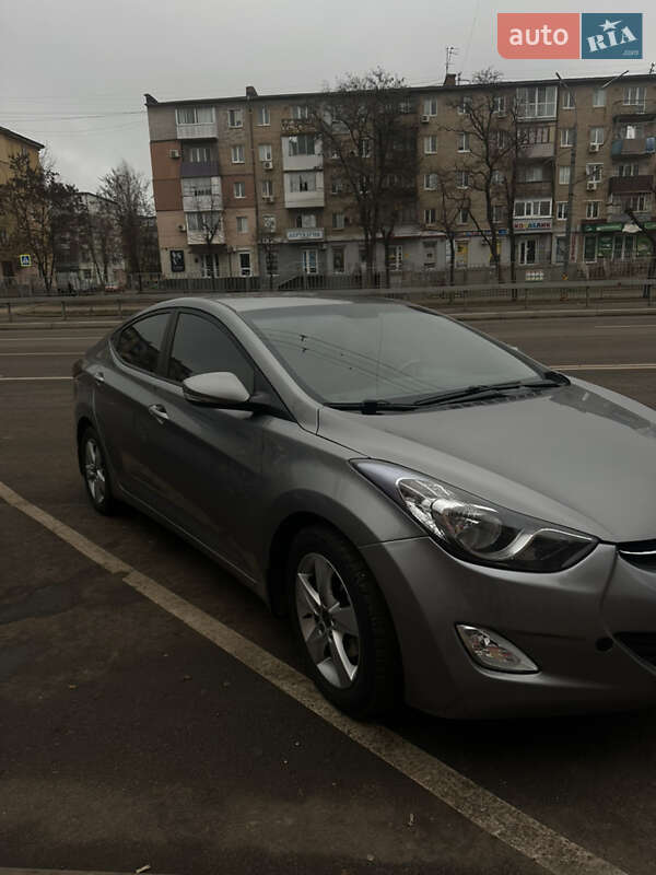 Седан Hyundai Elantra 2012 в Кривом Роге